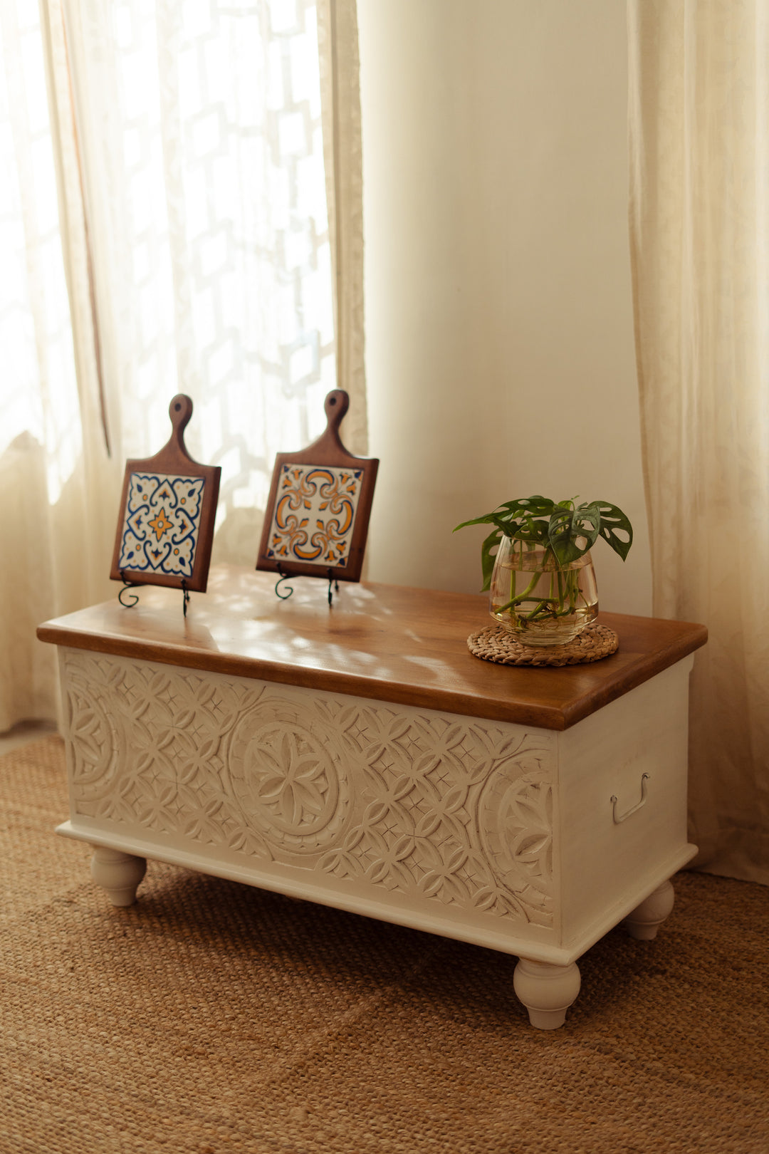 Talia Wooden Trunk – Stylish Storage & Coffee Table