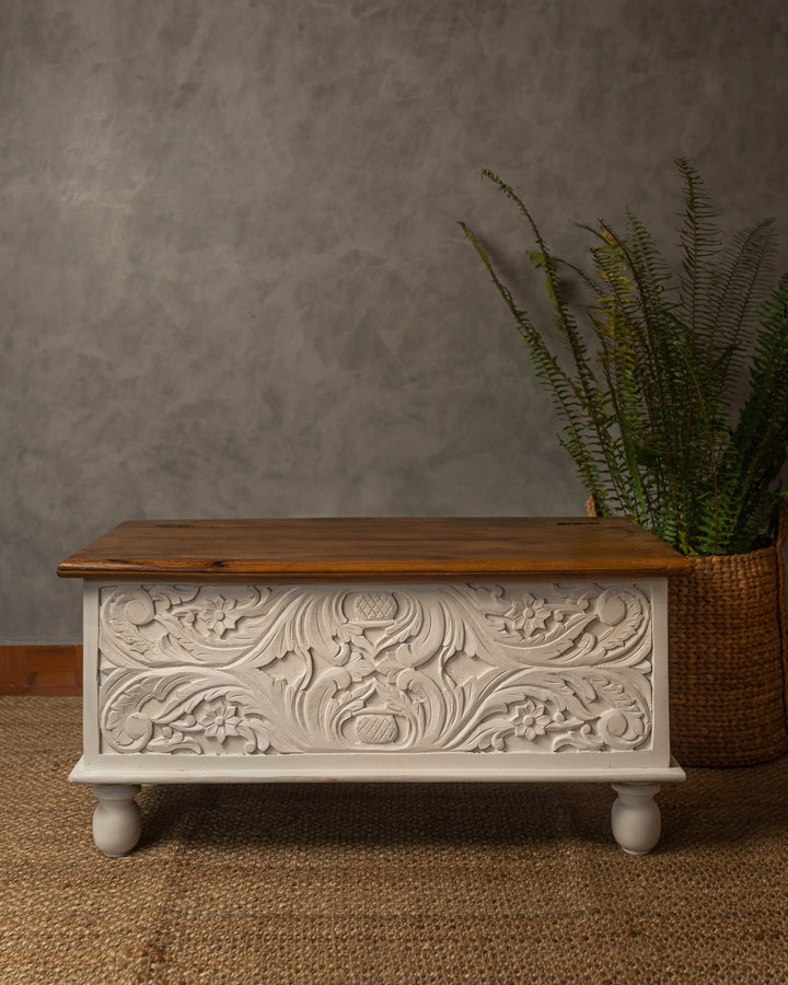 Tamara Wooden Trunk – Stylish Storage & Coffee Table