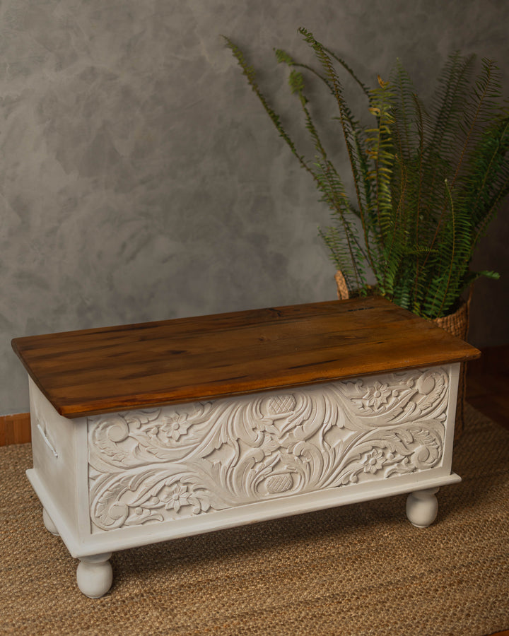 Tamara Wooden Trunk – Stylish Storage & Coffee Table